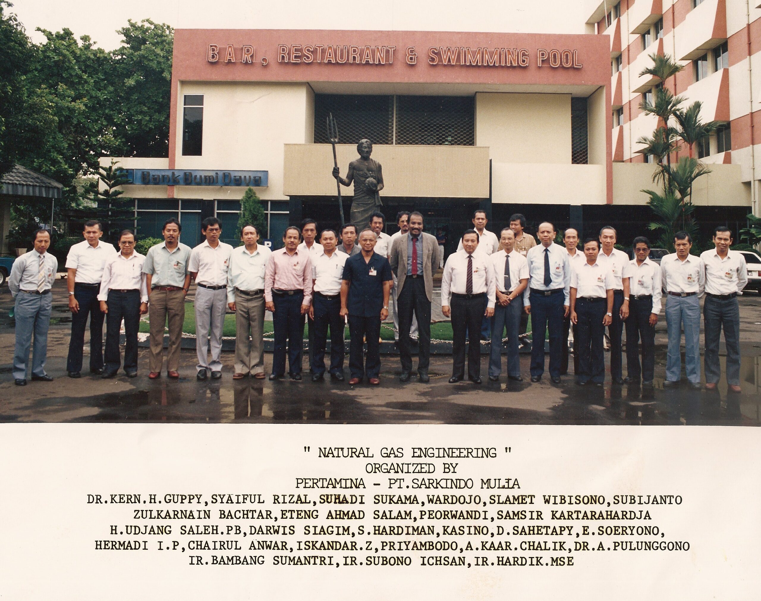 Kern Guppy - 1982 - Teaching Petroleum Engingeering in Indonesia